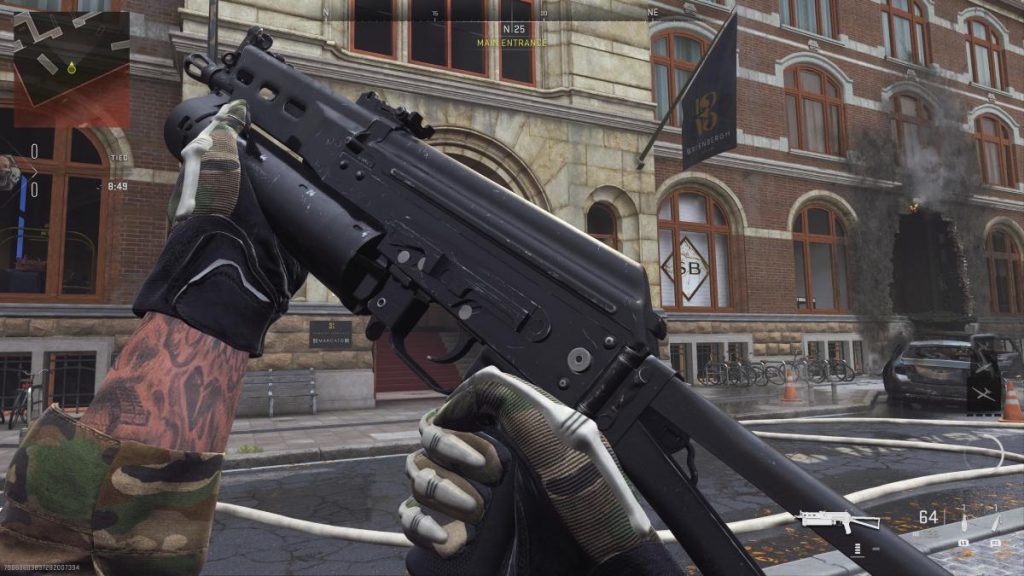the minibak smg being shown off in mw2