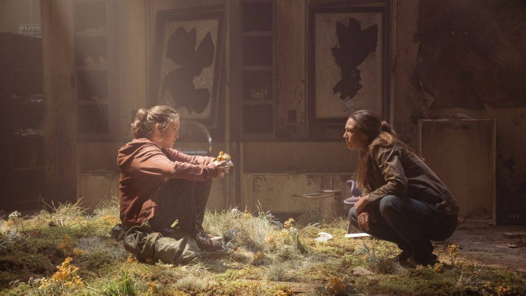Tess crouching while talking to Ellie in The Last of Us TV show