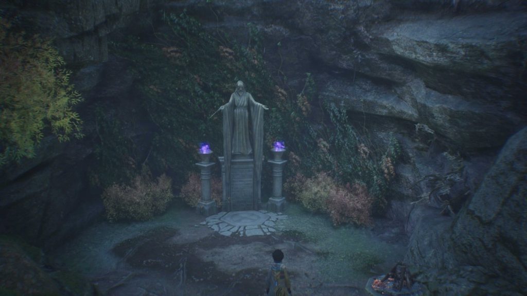 Dark Arts Battle Arena Statue in Hogwarts Legacy