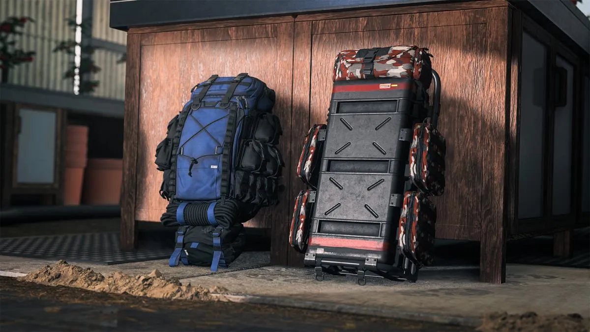The secure and scavenger backpacks in Warzone 2 DMZ
