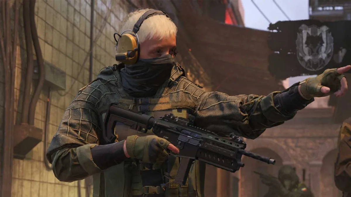 MW3 White Haired Operator Pointing Forward