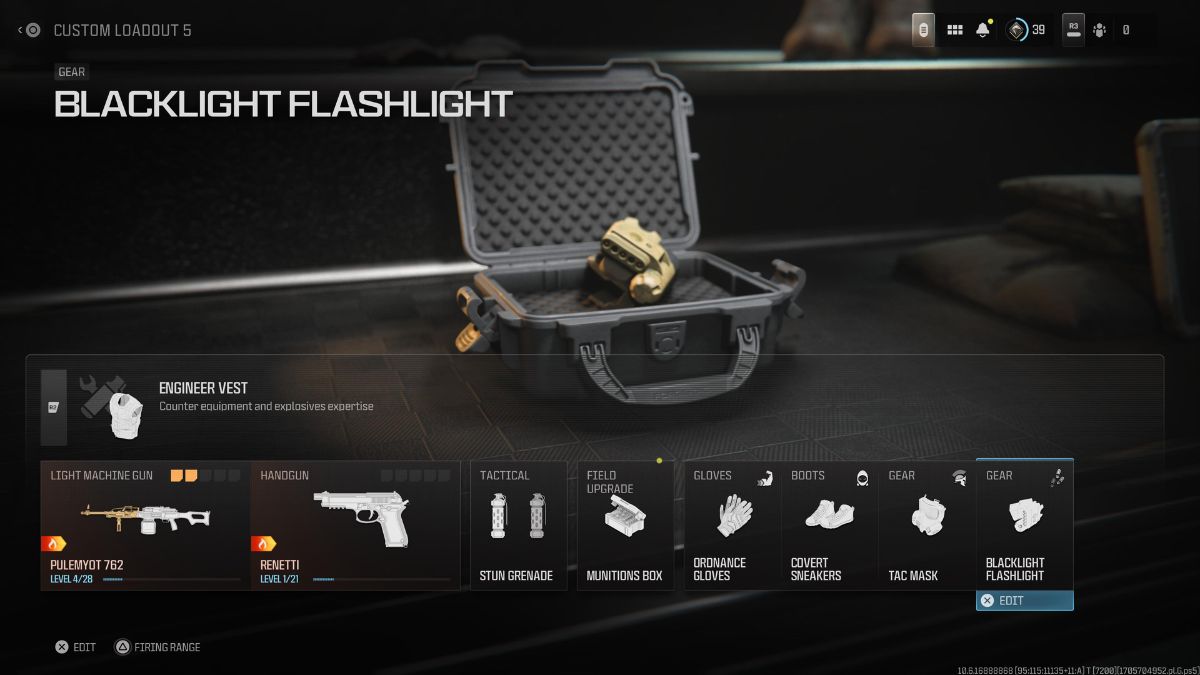 Blacklight Flashlight Gear Perk equipped in loadout menu in MW3